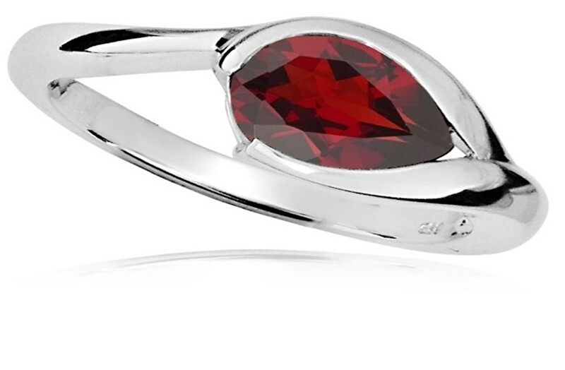 MOISS Elegantný strieborný prsteň s červeným granátom RG000 56 mm